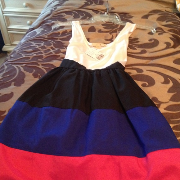 Color block dress - Picture 4 of 4