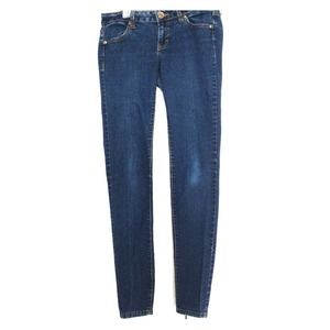 Denim jeans! So stylish and cute!