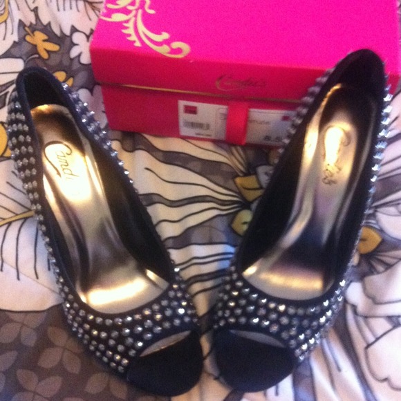 Black studed Candies high hills 8 1/2