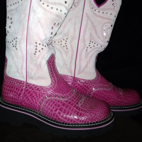 Amazing pink Ariat boots