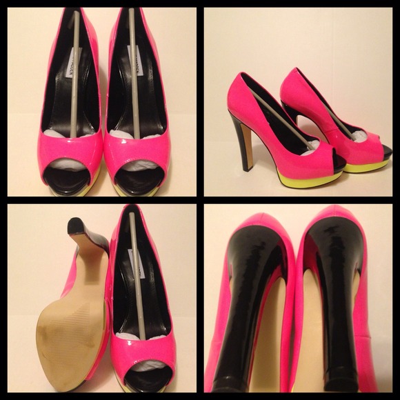 Sexy Steve Madden Riottt - Picture 2 of 3