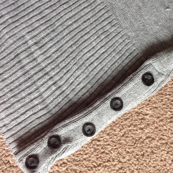 ✋SOLD in bundle✋ - Picture 2 of 3