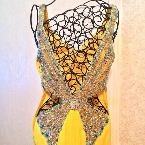 YELLOW BEADED GOWN - Picture 3 of 4