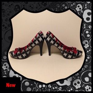 🎊HP🎉 10/26 Super cute skull heels