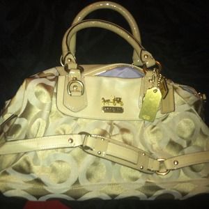 Gold AUTHENTIC Coach Purse!