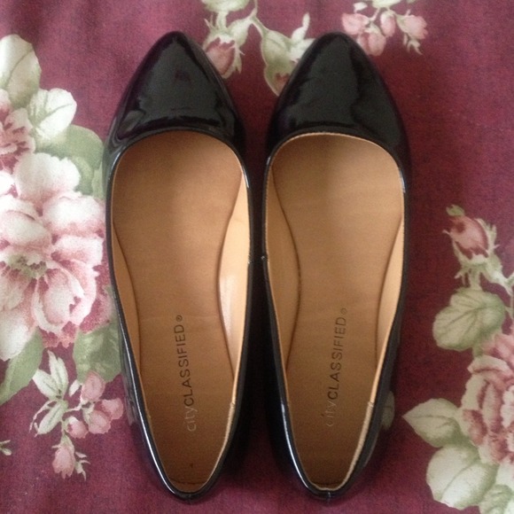 Black flats