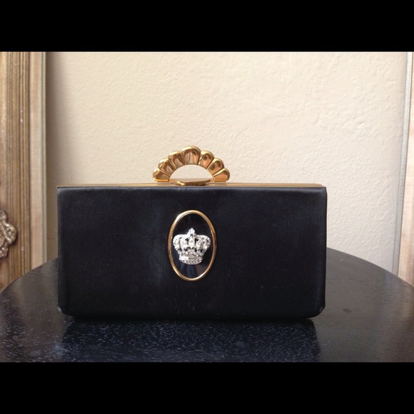 Vintage evans clutch beautiful detail in the front