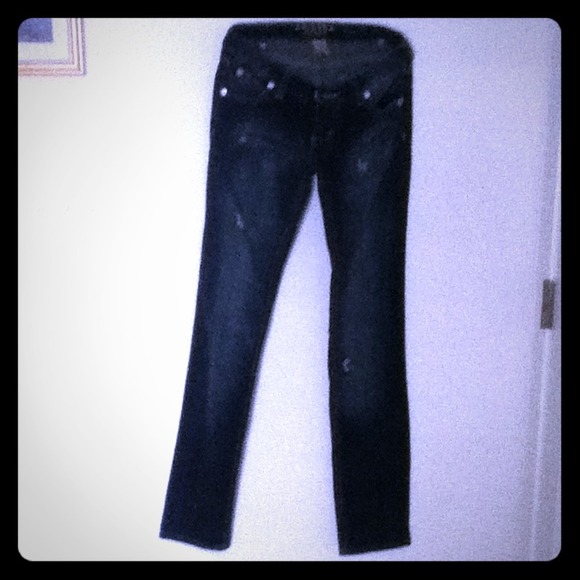 Dark wash distressed skinny jean - Picture 1 of 3