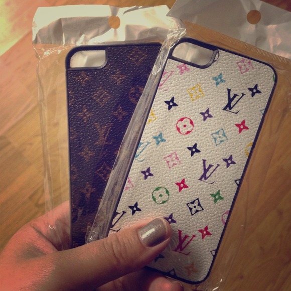 Bundled LV Iphone 5 case