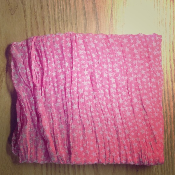 🎀BEAUTIFUL PINK SCARF WITH WHITE STARS🎀