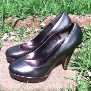 Size 9.5 Silverish- Champagne colored Elle heels