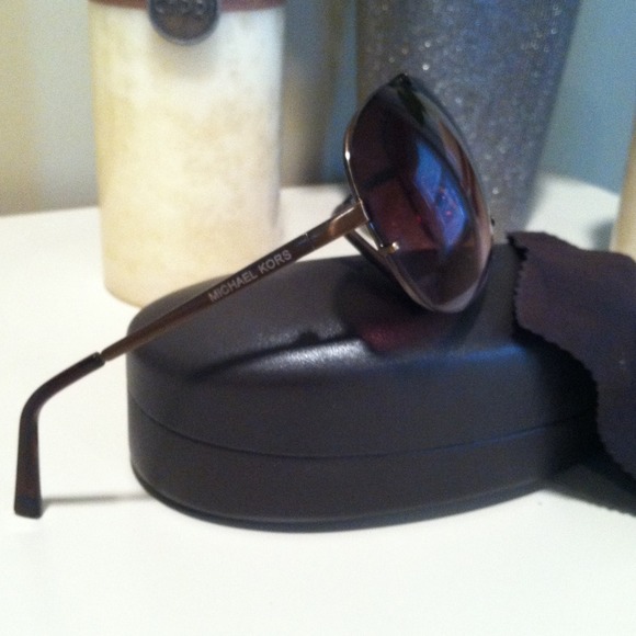 😎 Michael Kors brown aviators