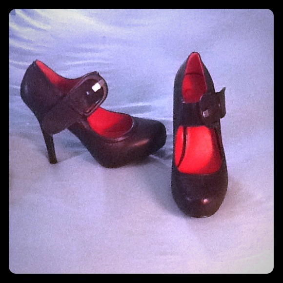 Madeline Black Pumps with Buckle