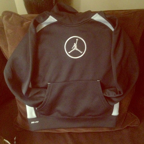 kids size small Jordan dry fit hoodie size 8/10