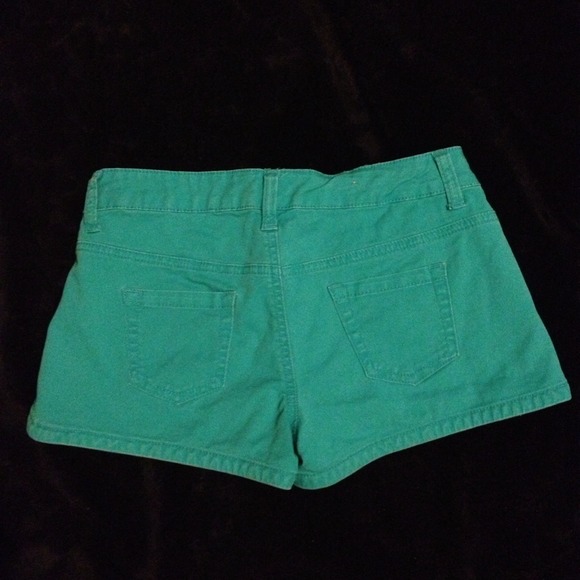 🔴SOLD🔴Pretty turquoise shorts! - Picture 2 of 3