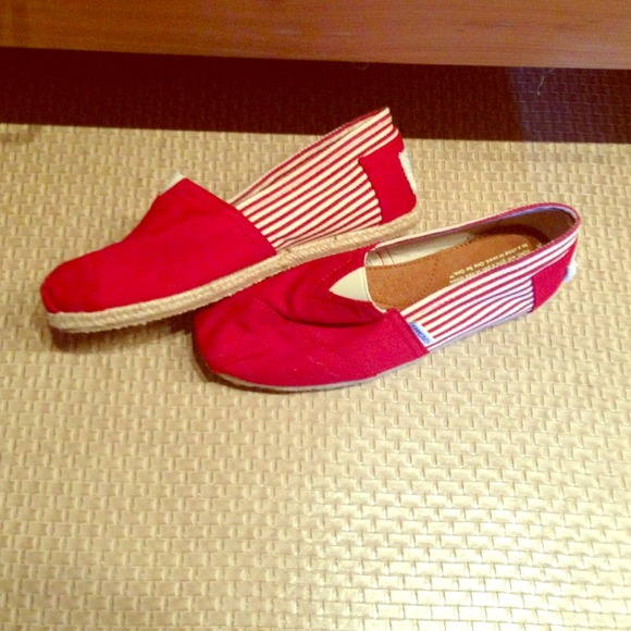 Red and white TOMS
