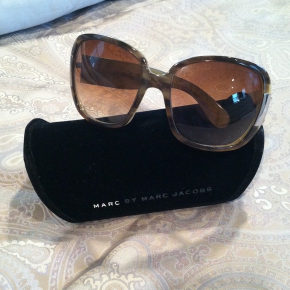 😎 Authentic Marc Jacobs sunglasses