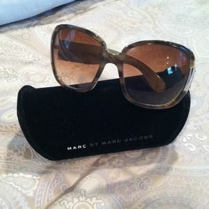 😎 Authentic Marc Jacobs sunglasses