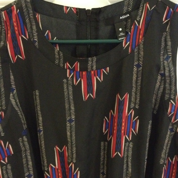 🌟SOLD🌟Aztec tunic top🎉HP 9/15🎉 - Picture 3 of 4