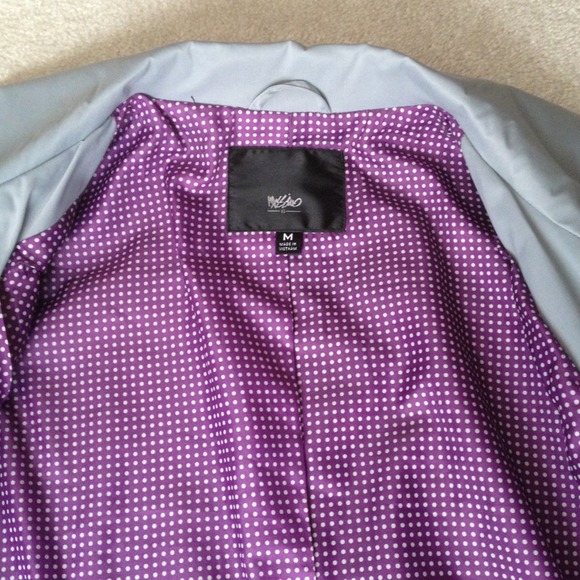 ***Sold*** Silver raincoat - Picture 3 of 4