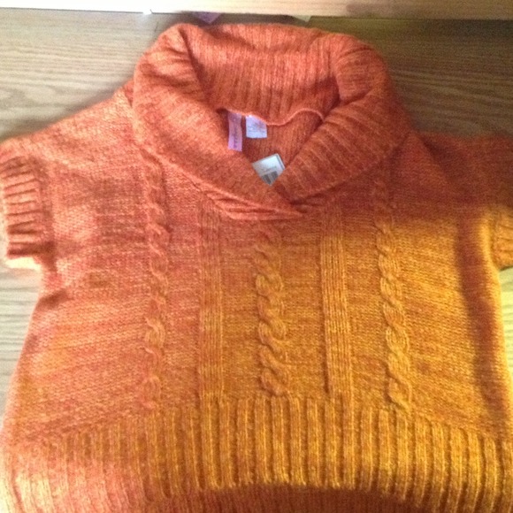 🍁ORANGE SHORT SLEEVE SWEATER🍁