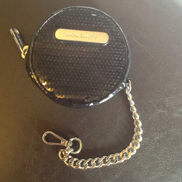 Marc Jacobs sunglasses & Michael Kors pouch bundle - Picture 3 of 4