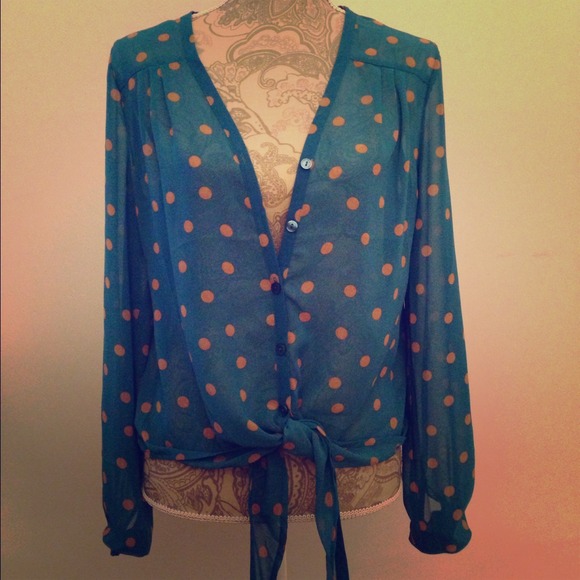 ⛔️SOLD⛔️ Beautiful blouse