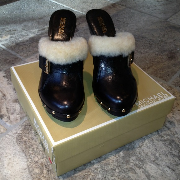 🚫SOLD!🚫💞Michael by Michael Kors Clogs 8.5💞