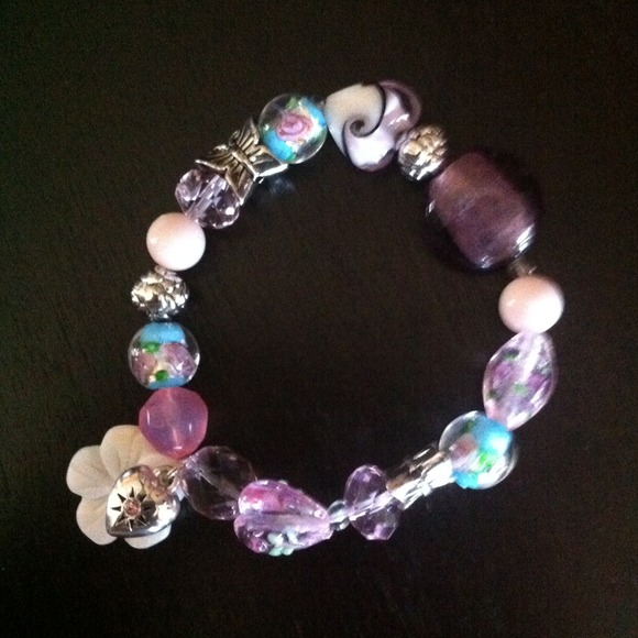Floral beaded bracelet - Picture 1 of 1