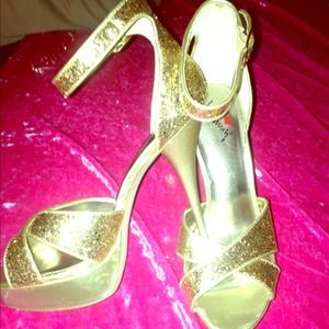 Glitter Gold high heels !