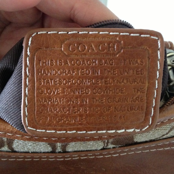 Coach wristlet - Picture 3 of 3