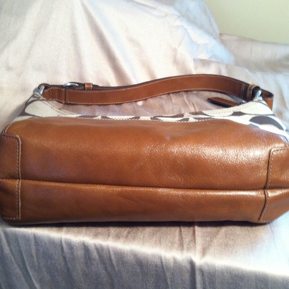 Authentic Coach Signature Handbag - Picture 4 of 4