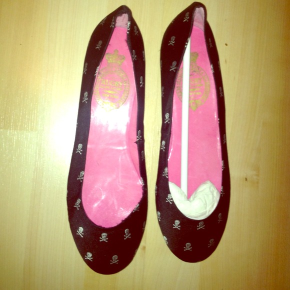 Ralph Lauren Shoes - Ralph Lauren Rugby flats with skulls!!