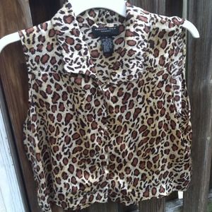 cheetah buttoned crop top