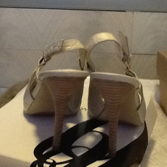 Shoes - Picture 3 of 4