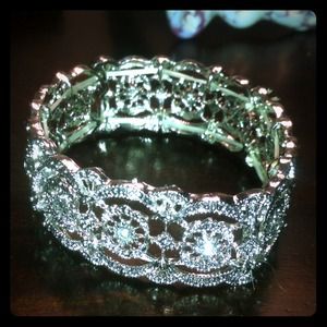 Sparkly stretchy bracelet