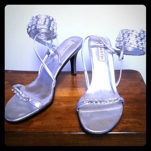 Dazzeling Silver Rhinestone Heals