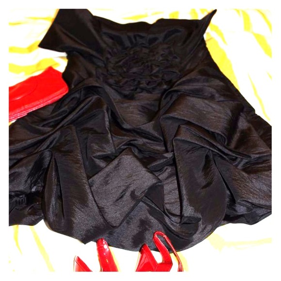 *sold* romeo and juliet little black party dress