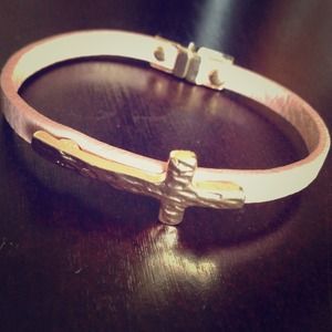 Chic cross bracelet