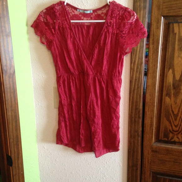 ****SOLD IN bUNDLE Coral dressy top