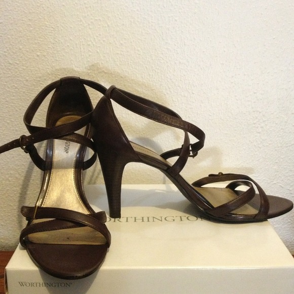 Brown worthington strappy sandals