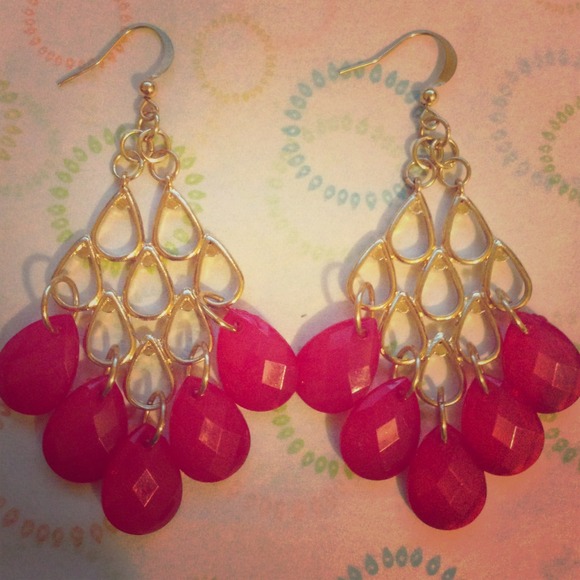 Beautiful hot pink earrings!