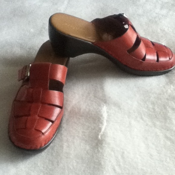 🌸EasySpirit Clogs - Picture 2 of 3