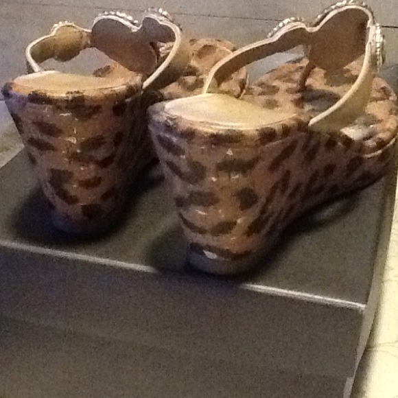 Shoes - Picture 3 of 3