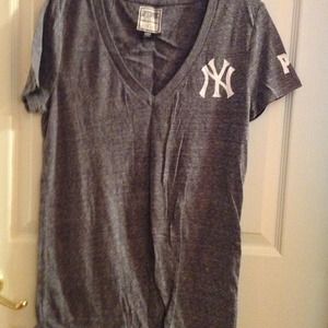 Victoria's Secret Pink - Yankee Tshirt
