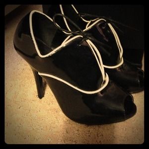 1920's inspired patent saddle heels