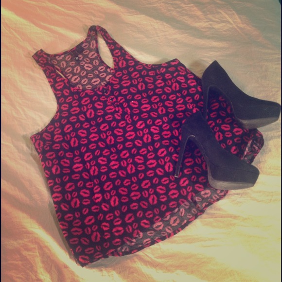 Kiss Patterned High Low Tank