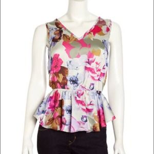 Romeo & Juliet Couture sold out