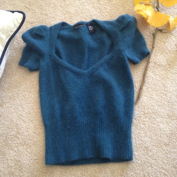 Short sleeve sweater