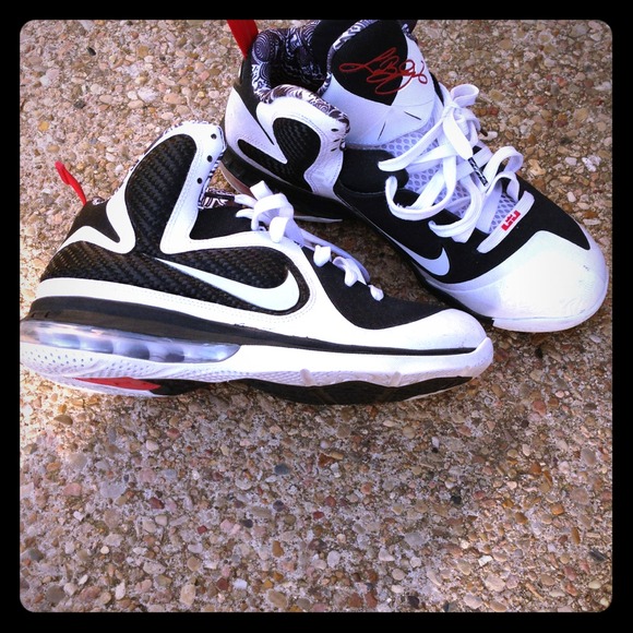 Nike Shoes - Nike Lebron 9's Free Gums